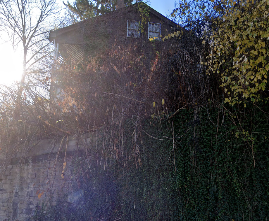 952 Itin St photo